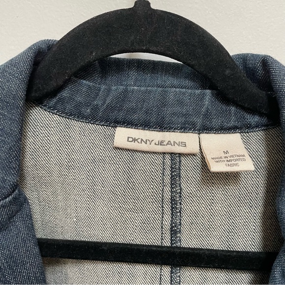 DKNY Jeans Cropped Denim Jacket Size Medium - Picture 2 of 3